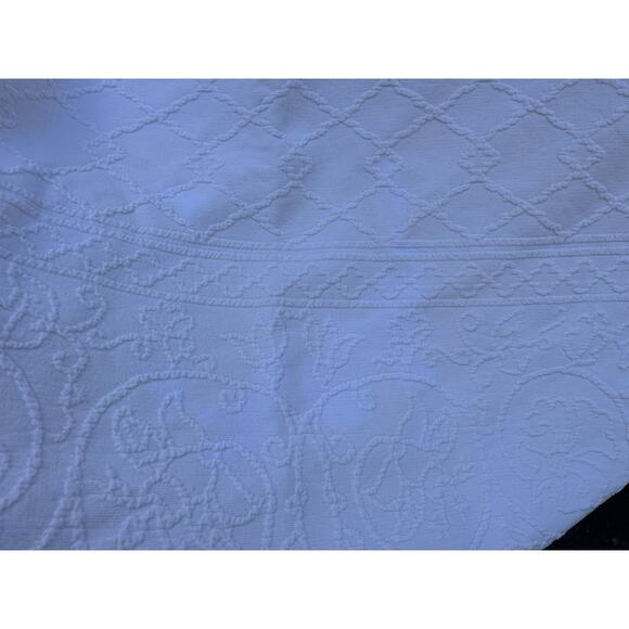 William And Mary Matelasse Bedspread By Williamsburg 100% Cotton Bone Twin - Picture 7 of 11